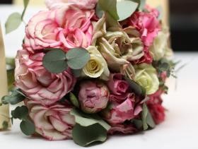 imagem de um bouquet de flores extraído do google sem restição de uso e compratilhamento